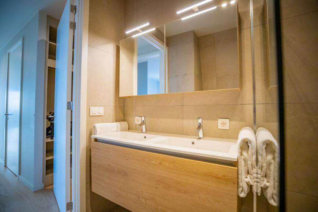 Georgie Light, Lofty Luxurious Apartment Cadzand Exterior photo